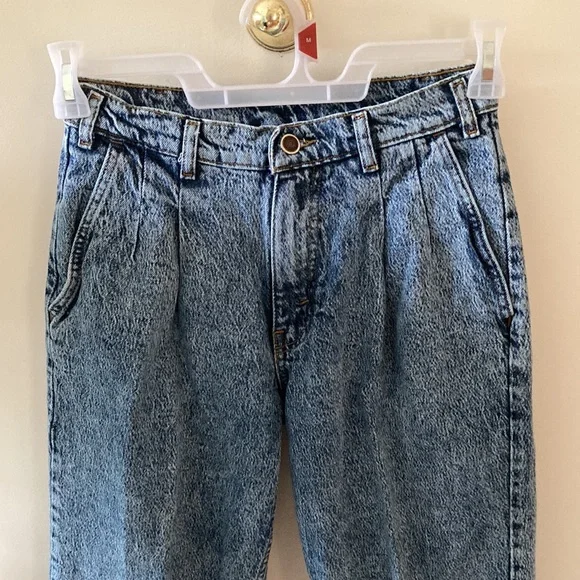 LEVI’S vintage 80s Silver Tab Denim Pleated Front Blue Jeans W30